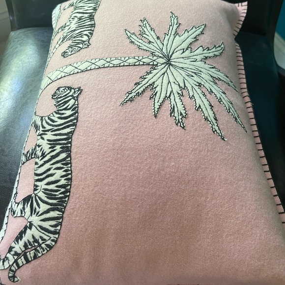 Jan Constantine Handmade Felt Tiger & Palm Tree Decor Pillow Made in England - Picture 6 of 11